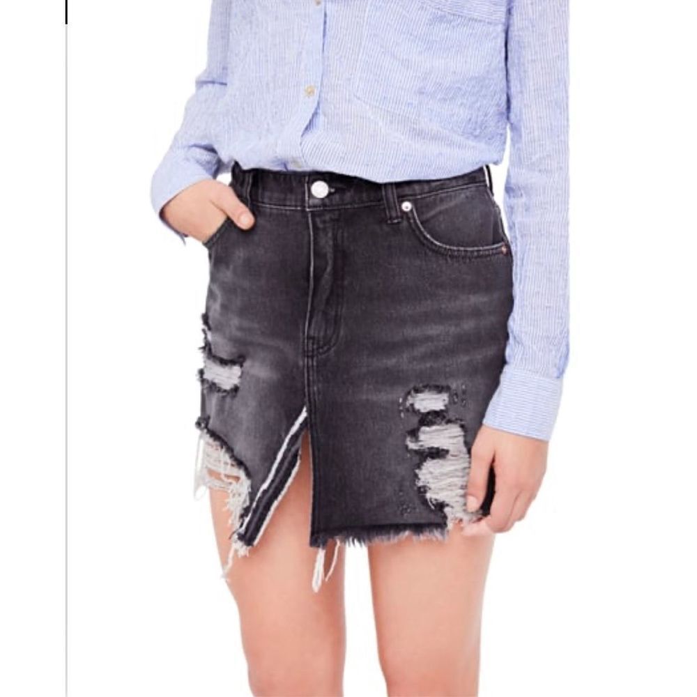 Free People We‎ The Free Womens Size 26 Distressed Denim Mini Skirt Washed Black